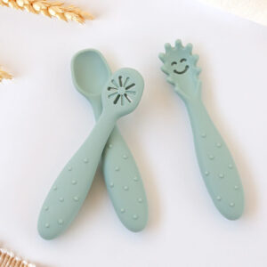 SET PRE-CUBIERTOS SILICONA SALVIA KIOKIDS